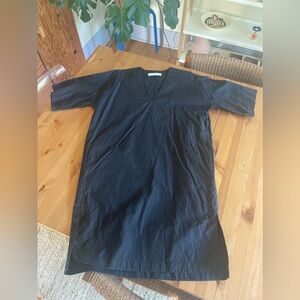 Everlane black shift dress with pockets, size 2